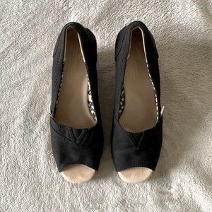 TOMS Black Open Toe Espadrille Wedges - Women’s Size 8